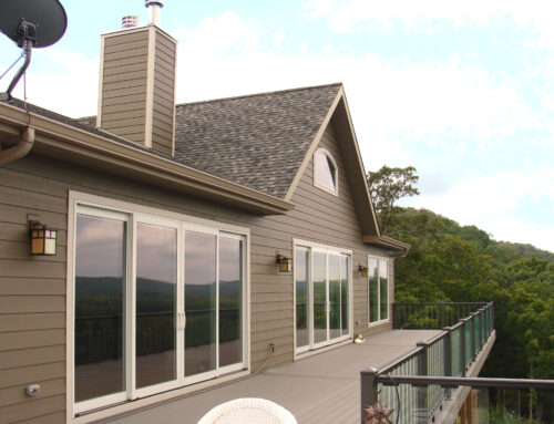 James Hardie Timberbark Siding, Cobblestone Trim, Khaki Brown Staggered Edge Shake, Eureka MO
