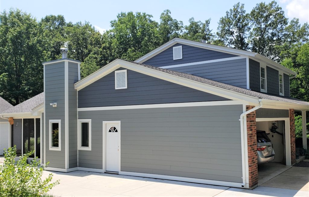 James Hardie Gray Slate Siding with Staggered Edge Shake in Night Gray