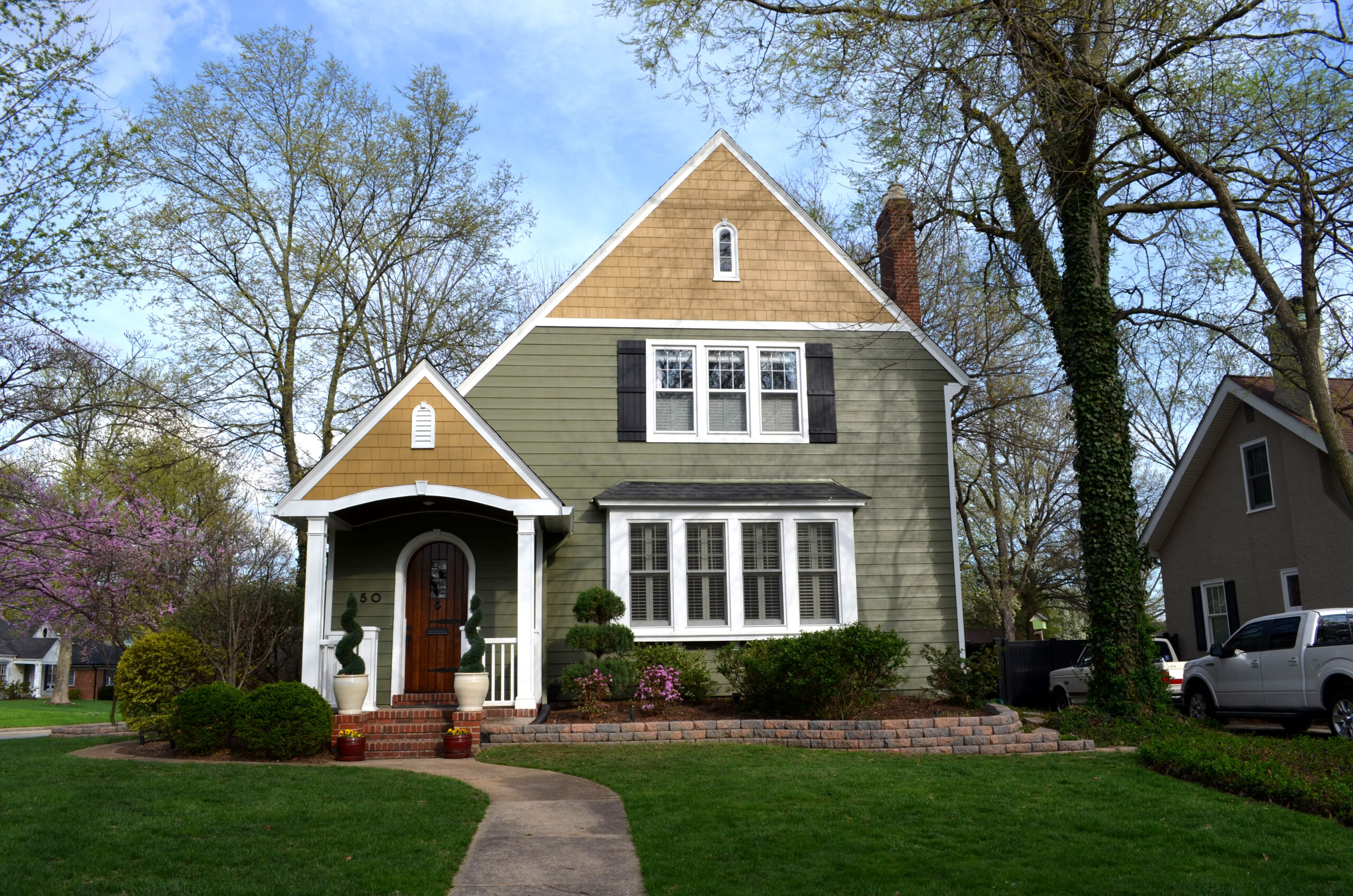 Mountain Sage Siding, Tuscan Gold Shake